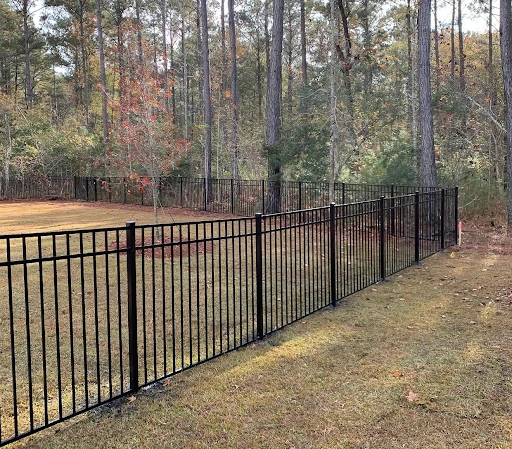 Why Hiring a Local Fence Company in Matthews, NC Makes a Difference